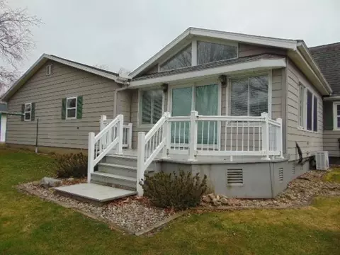 Exterior - 445 S Ithaca, Ithaca, MI 48847 photo 8 of 17