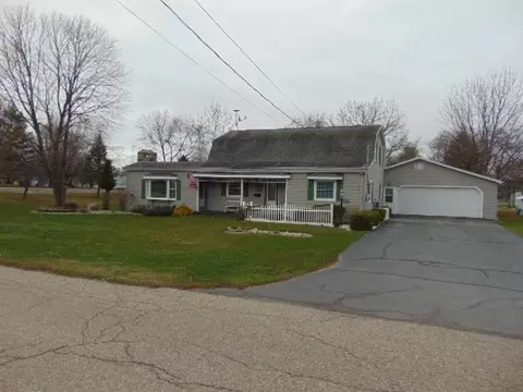 Exterior - 445 S Ithaca, Ithaca, MI 48847 photo 2 of 17