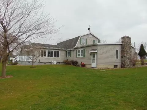 Exterior - 445 S Ithaca, Ithaca, MI 48847 photo 7 of 17