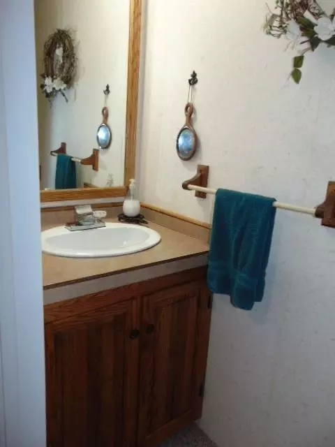Bath - 445 S Ithaca, Ithaca, MI 48847 photo 2 of 9