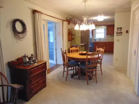 Dining - 445 S Ithaca, Ithaca, MI 48847 photo 2 of 6