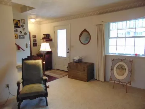 Living - 445 S Ithaca, Ithaca, MI 48847 photo 2 of 11