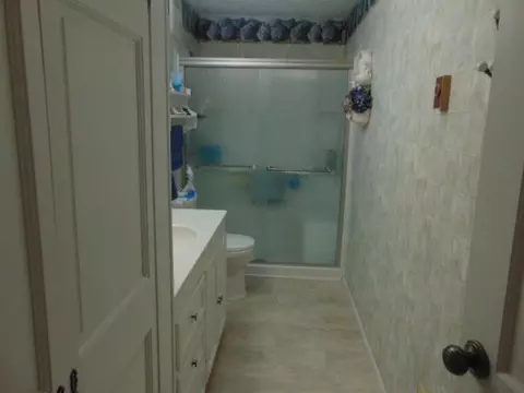 Bath - 445 S Ithaca, Ithaca, MI 48847 photo 4 of 9
