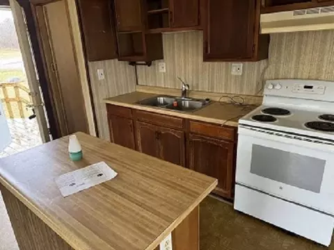 2017 Huntington, Gladwin, MI 48624 photo 2