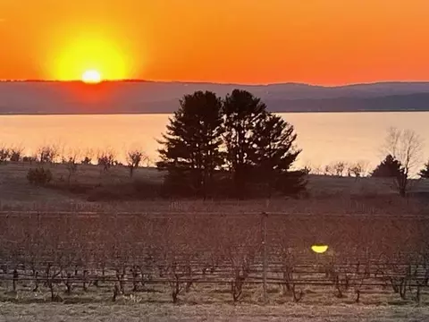 APT 3 Cavalieri, Traverse City, MI 49696