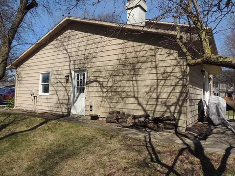 Exterior - 1418 Andre, Mount Pleasant, MI 48858 photo 7 of 9