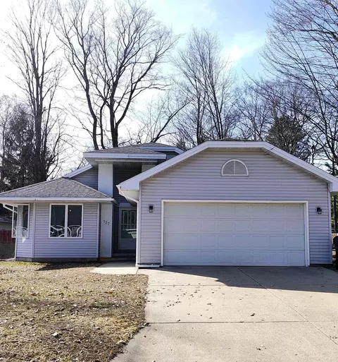 137 Winona, Cadillac, MI 49601