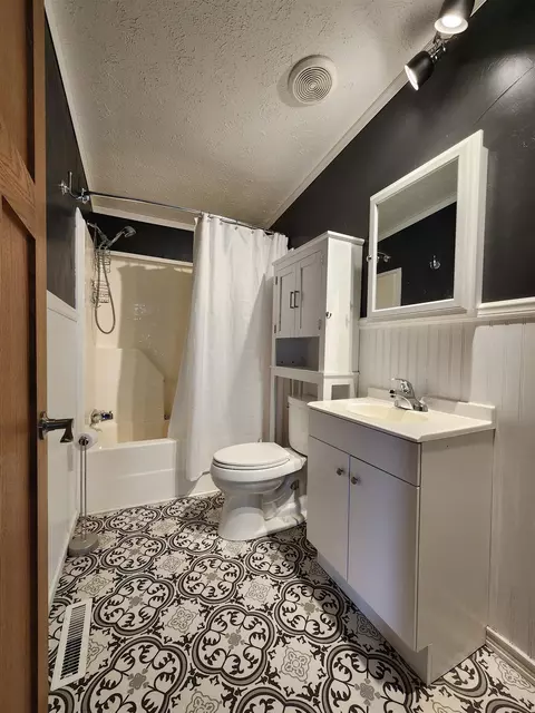Bath - 5430 E Clover, Mount Pleasant, MI 48858 photo 4 of 4