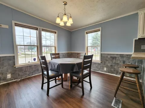 Dining - 5430 E Clover, Mount Pleasant, MI 48858 photo 2 of 2