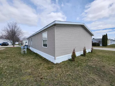 Exterior - 5430 E Clover, Mount Pleasant, MI 48858 photo 3 of 4