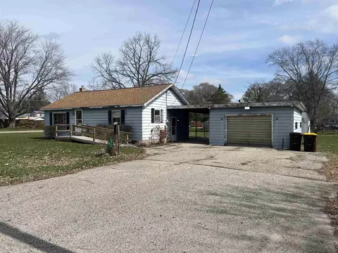 632 Corinth, Saint Louis, MI 48880