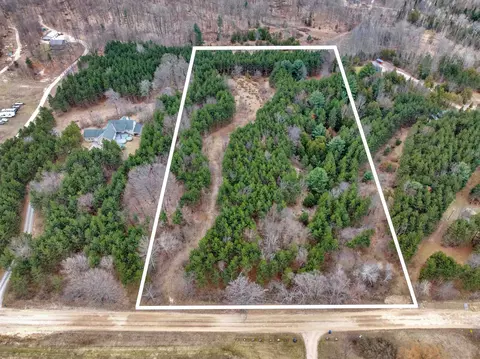 Bennett, Williamsburg, MI 49690 photo 11