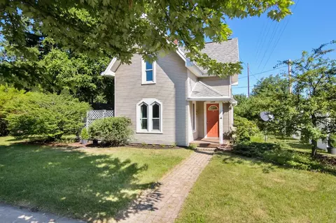 1065 Washington, Traverse City, MI 49686
