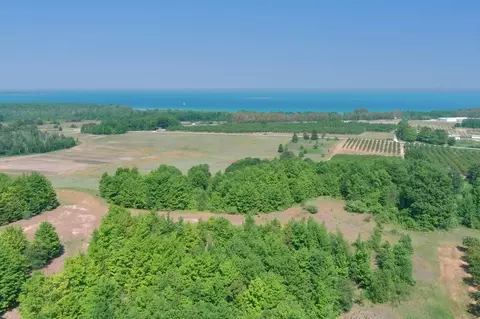 N Overlook, Northport, MI 49670
