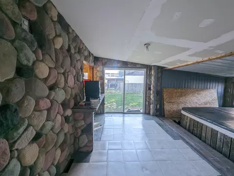 Living - 218 W Saginaw, Au Gres, MI 48703 photo 5 of 8