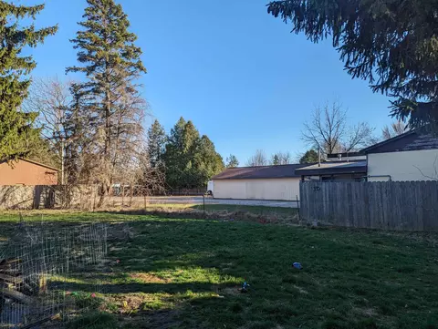 Exterior - 218 W Saginaw, Au Gres, MI 48703 photo 5 of 8