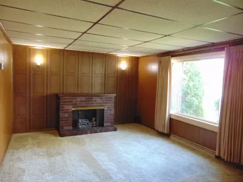 Living - 230 E Seaver, Ithaca, MI 48847 photo 1 of 1