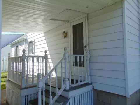 Exterior - 230 E Seaver, Ithaca, MI 48847 photo 5 of 12