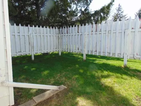 Exterior - 230 E Seaver, Ithaca, MI 48847 photo 6 of 12