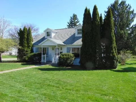 Exterior - 230 E Seaver, Ithaca, MI 48847 photo 2 of 12