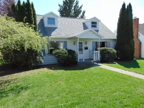 Exterior - 230 E Seaver, Ithaca, MI 48847 photo 3 of 12