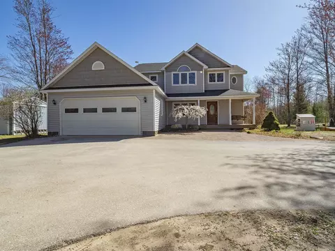 2727 Thompson, Traverse City, MI 49685