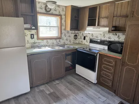 Kitchen - 955 E Nicki, Midland, MI 48640 photo 1 of 1
