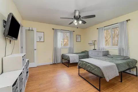 Bedroom - 16606 Lunney, Hemlock, MI 48626 photo 5 of 7