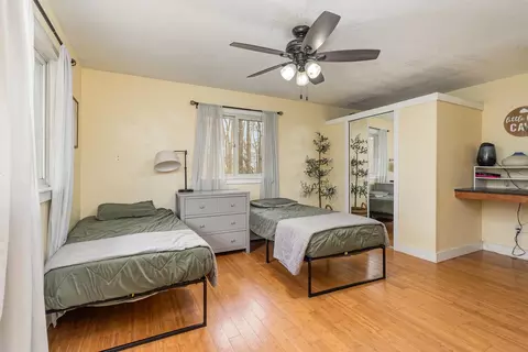 Bedroom - 16606 Lunney, Hemlock, MI 48626 photo 6 of 7