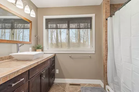 Bath - 16606 Lunney, Hemlock, MI 48626 photo 1 of 3