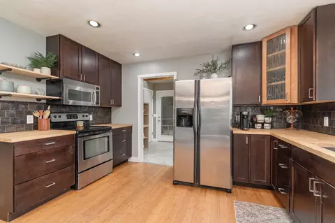 Kitchen - 16606 Lunney, Hemlock, MI 48626 photo 1 of 3