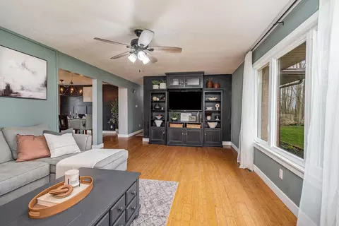 Living - 16606 Lunney, Hemlock, MI 48626 photo 1 of 1