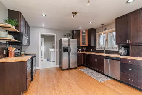 Kitchen - 16606 Lunney, Hemlock, MI 48626 photo 3 of 3