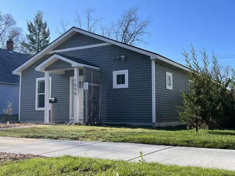 1050 Webster, Traverse City, MI 49686
