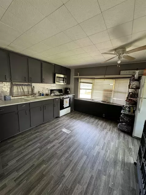 50 Meadow, Ithaca, MI 48847 photo 4
