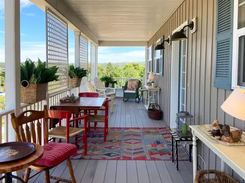 6460 E Duck Lk, Lake Leelanau, MI 49653