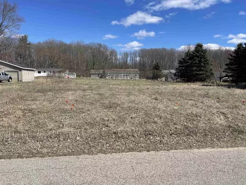APT 20 Sara, Lake City, MI 49651