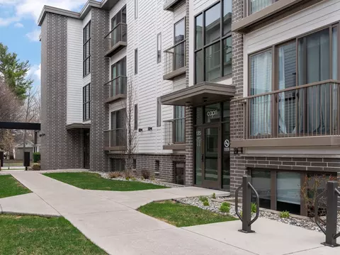 135 Eighth #3, Traverse City, MI 49684