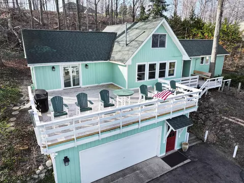 9389 Center, Traverse City, MI 49686