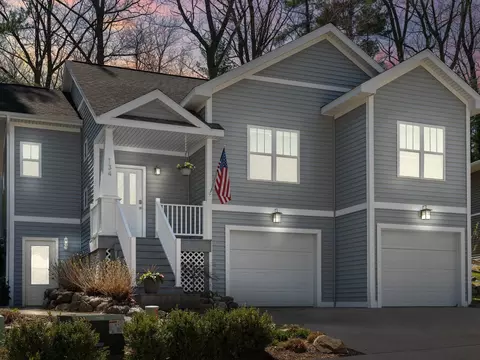 134 Fairway Hls, Traverse City, MI 49684