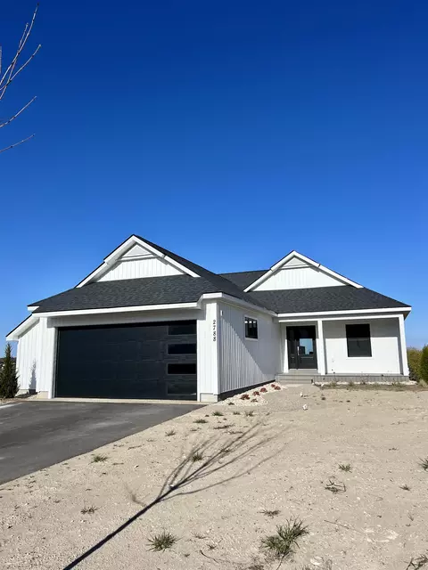 2788 W Crown, Traverse City, MI 49685