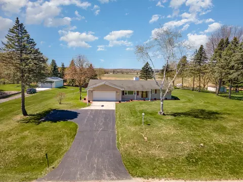 7525 N Luce, Alma, MI 48801