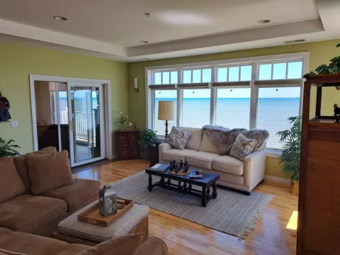 Living - 576 N Huron #201, Au Gres, MI 48703 photo 3 of 6