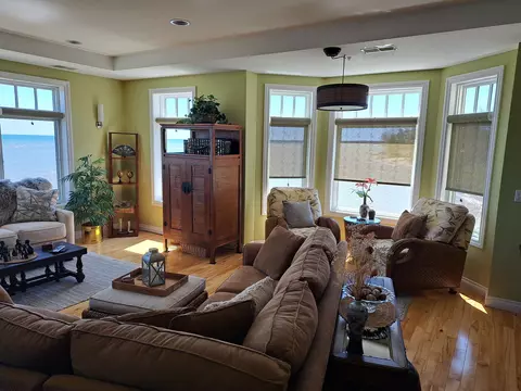Living - 576 N Huron #201, Au Gres, MI 48703 photo 4 of 6