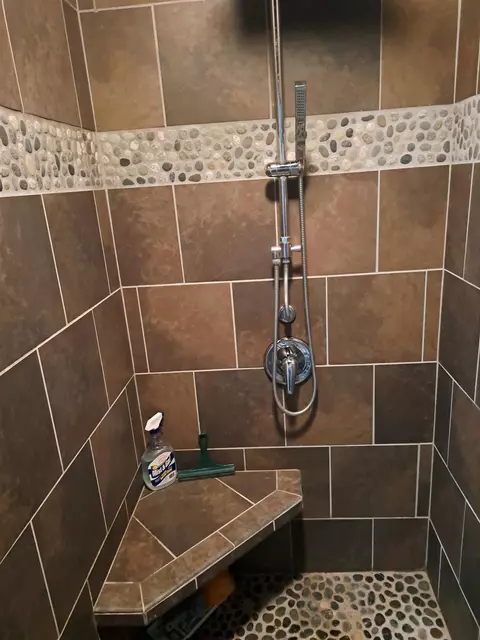 Bath - 576 N Huron #201, Au Gres, MI 48703 photo 2 of 4
