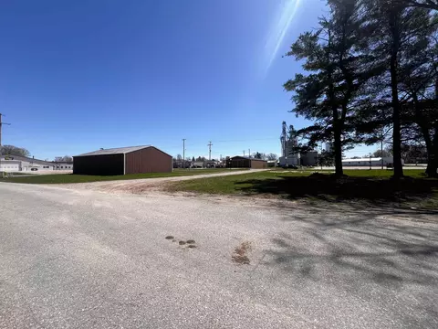 N Pine, Mcbain, MI 49657 photo 8
