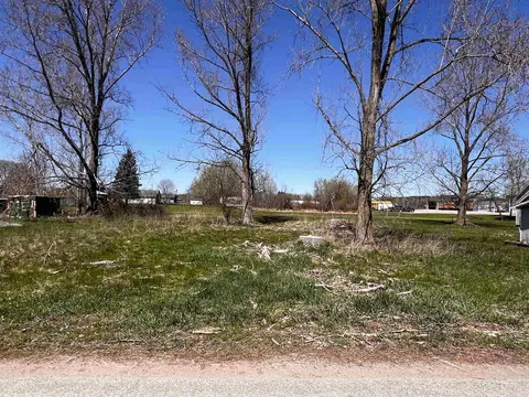 N Pine, Mcbain, MI 49657 photo 9