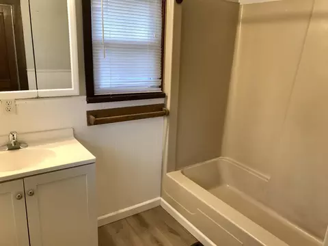 Bath - 112 E State #LOT : 6, Clare, MI 48617 photo 3 of 3