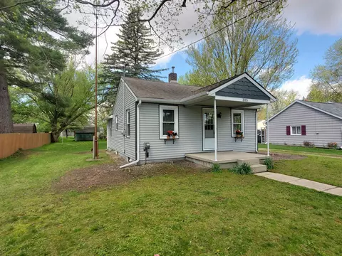 305 Third, Shepherd, MI 48883 photo 3