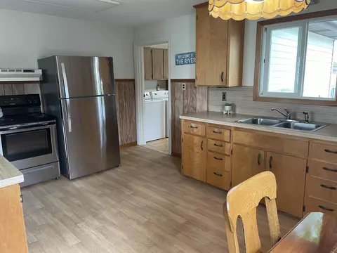 Kitchen - 1674 S Riverside, Au Gres, MI 48703 photo 10 of 15